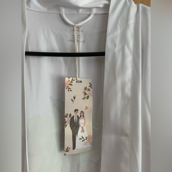 AW.Bridal white satin & lace “BRIDE” Robe size L - Picture 7 of 7